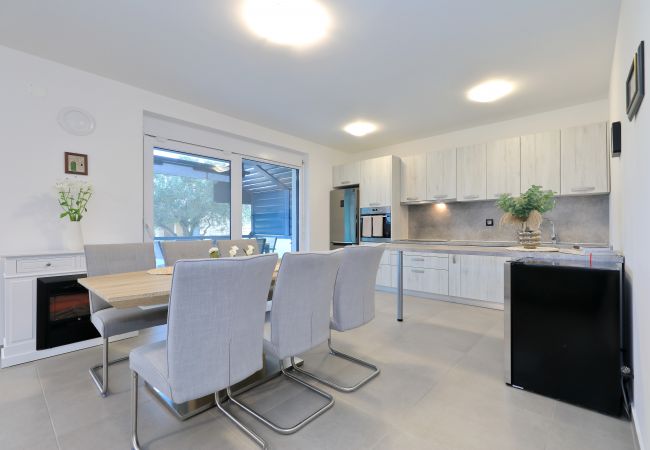 Ferienwohnung in Zadar - Villa Leda- apartment with private pool and garden Ferienwohnung in Zadar - Villa Leda- apartment with private pool and garden