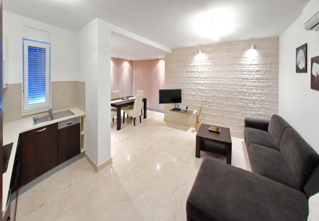 Ferienwohnung in Zadar - Sunadria Apartments-A2 one bedroom