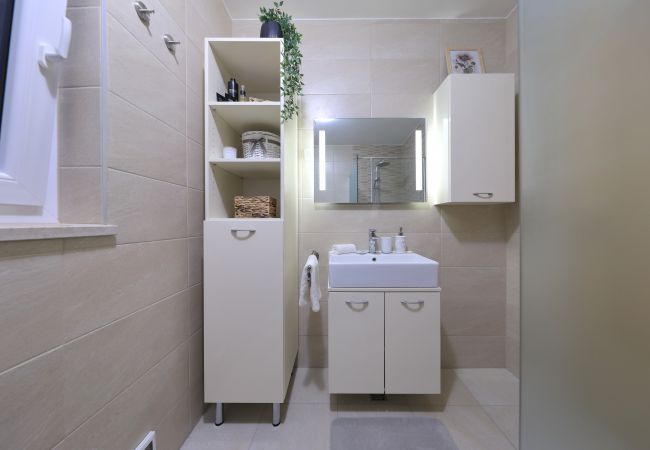 Ferienwohnung in Zadar - Villa Leda- A2- first floor Ferienwohnung in Zadar - Villa Leda- A2- first floor
