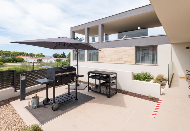 Villa in Petrcane - Villa La Tina Villa in Petrcane - Villa La Tina