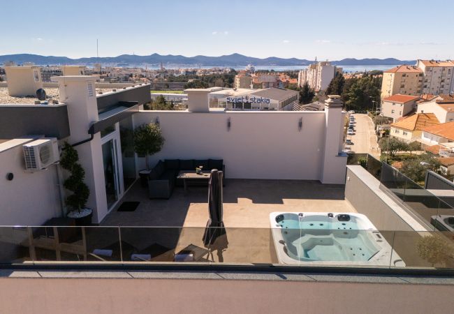 Ferienwohnung in Zadar - Zara Penthouse with top roof terrace and hot tub Ferienwohnung in Zadar - Zara Penthouse with top roof terrace and hot tub