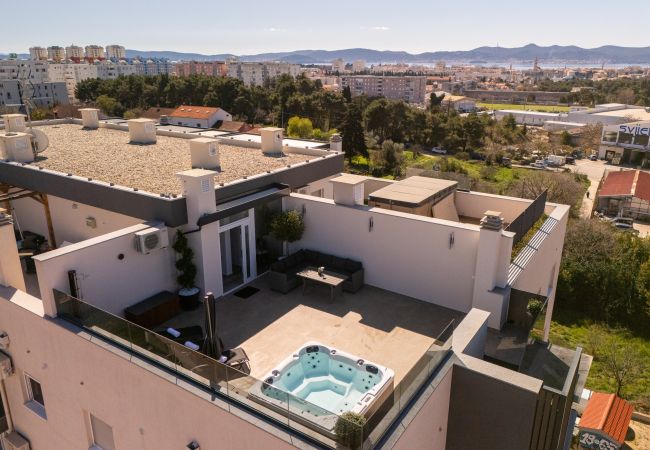 Ferienwohnung in Zadar - Zara Penthouse with top roof terrace and hot tub Ferienwohnung in Zadar - Zara Penthouse with top roof terrace and hot tub