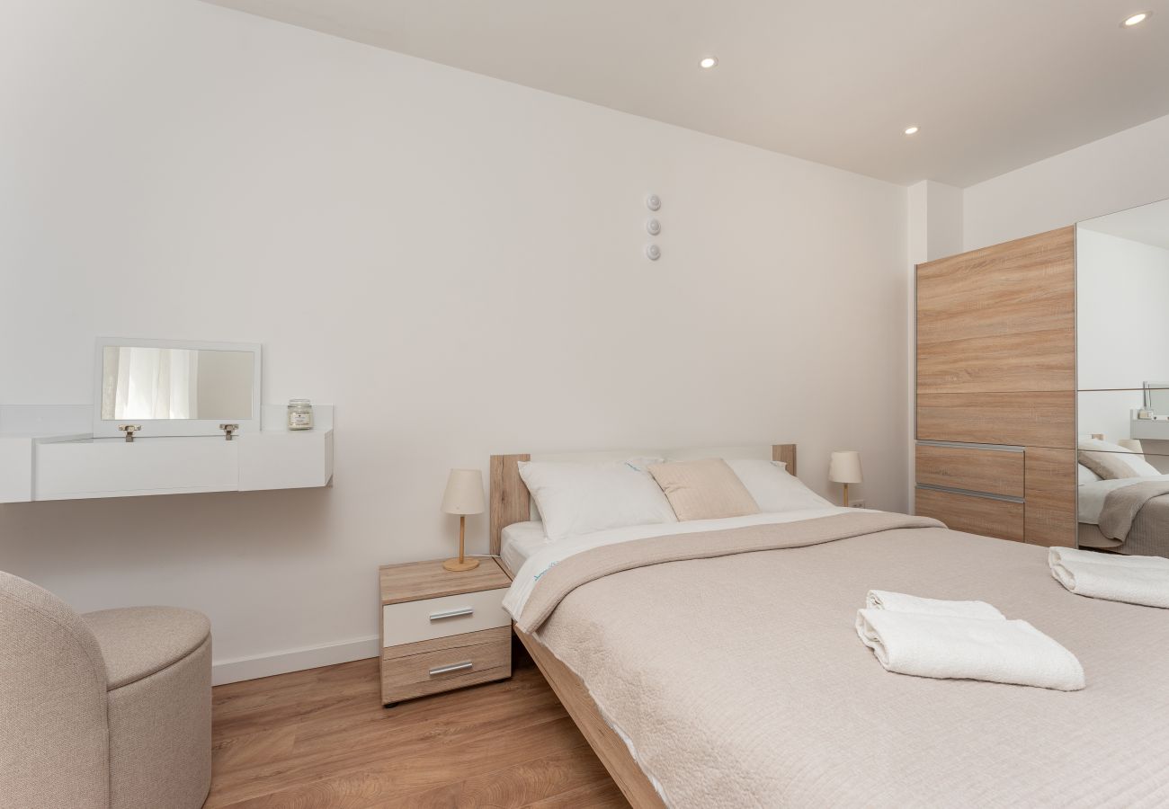 Ferienwohnung in Zadar - Marina Heights Residence – Luxe 2-Bedroom Retreat