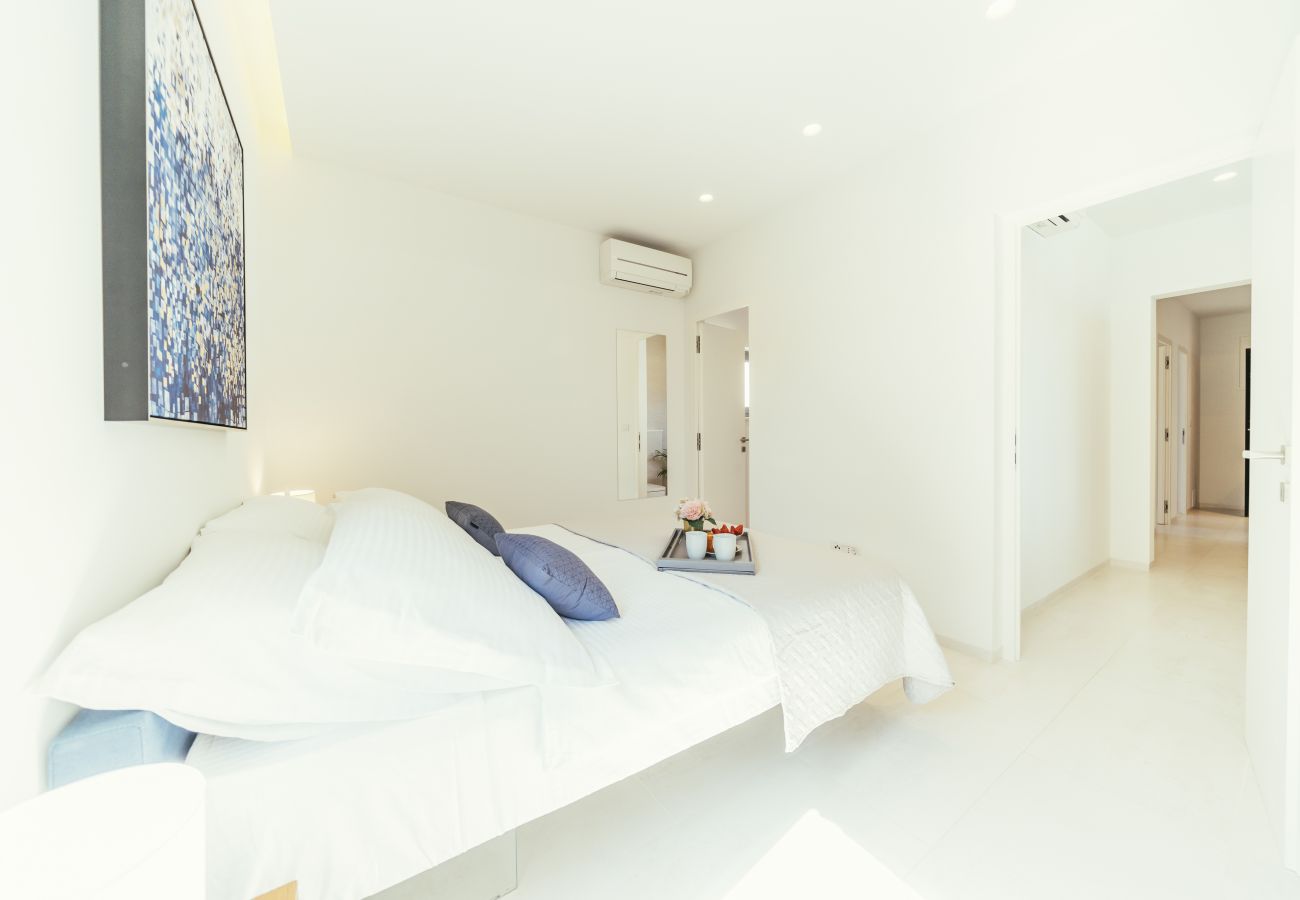 Ferienwohnung in Sukošan - Beachfront Luxe Designer Apartment