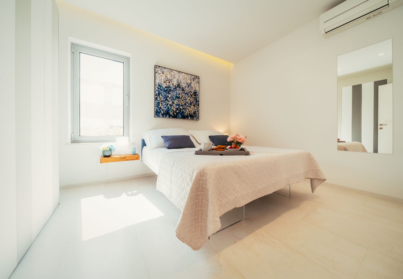 Ferienwohnung in Sukošan - Beachfront Luxe Designer Apartment