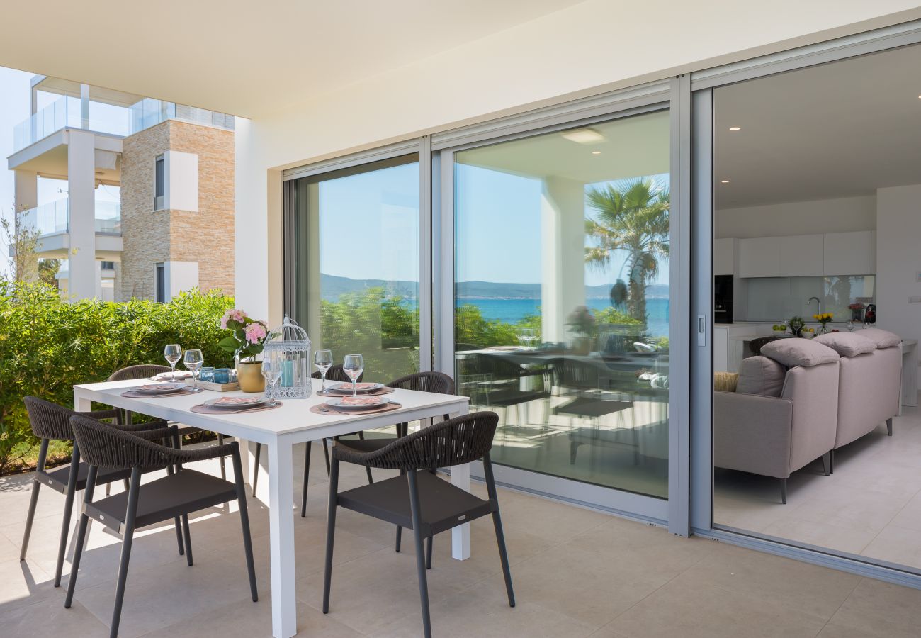 Ferienwohnung in Sukošan - Beachfront Luxe Designer Apartment