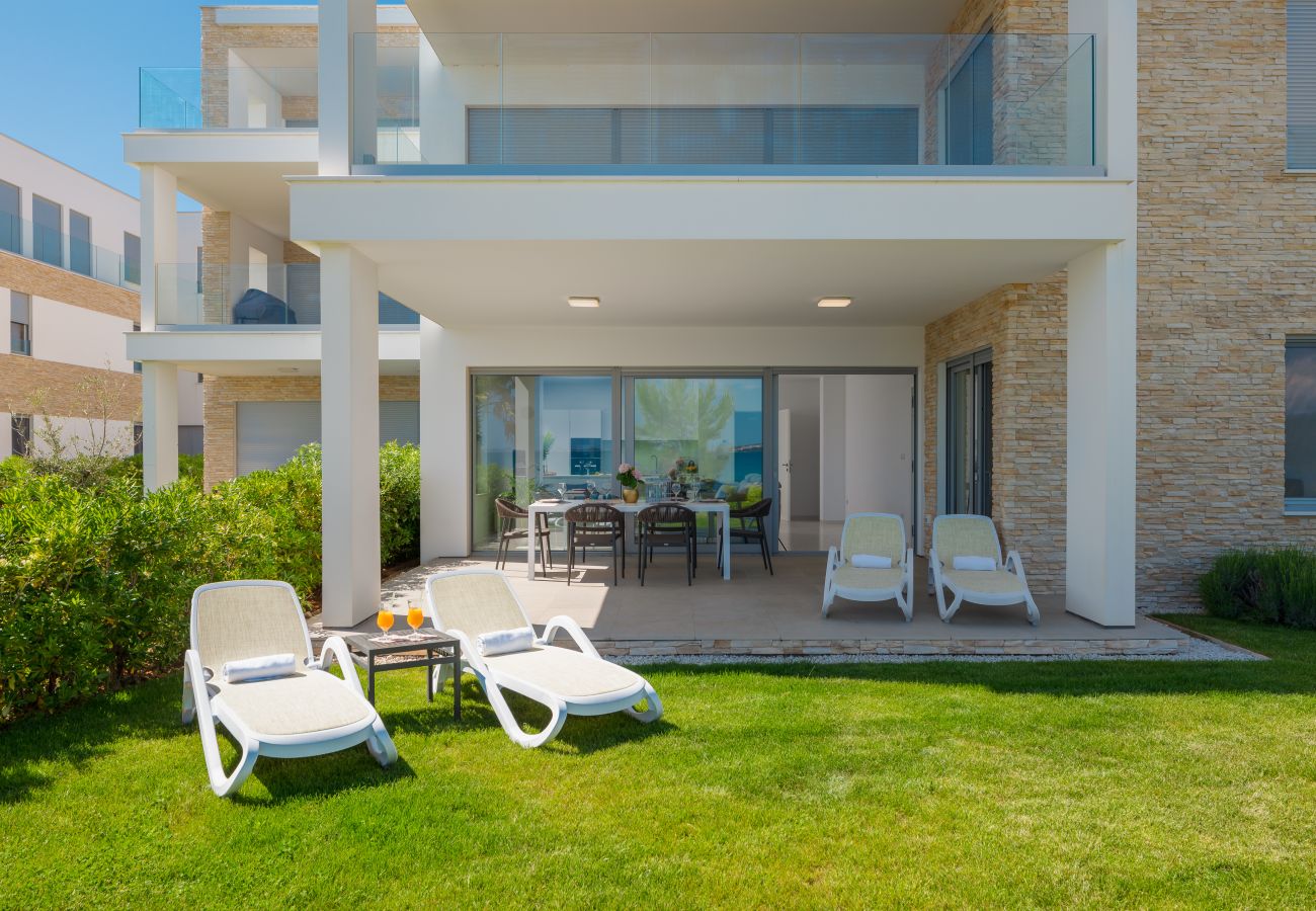 Ferienwohnung in Sukošan - Beachfront Luxe Designer Apartment