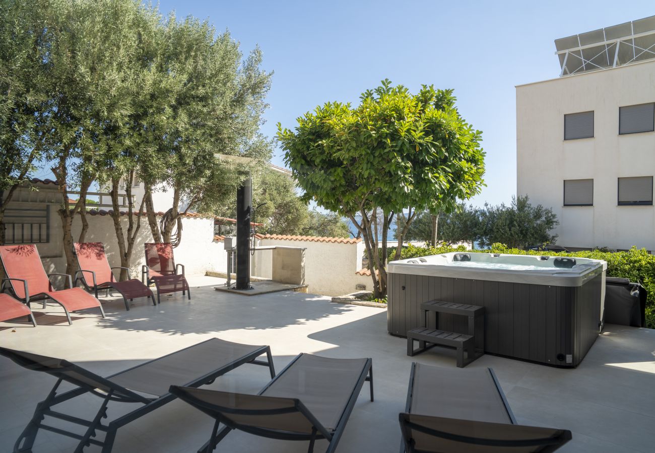 House in Zadar - Beachhouse Villa Adria Kožino