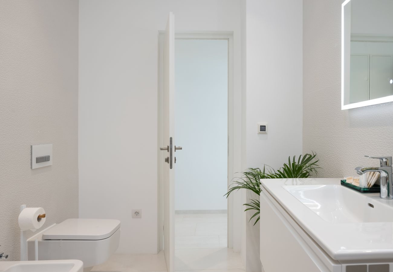 Apartment in Sukošan - Beachfront Luxe Designer Apartment