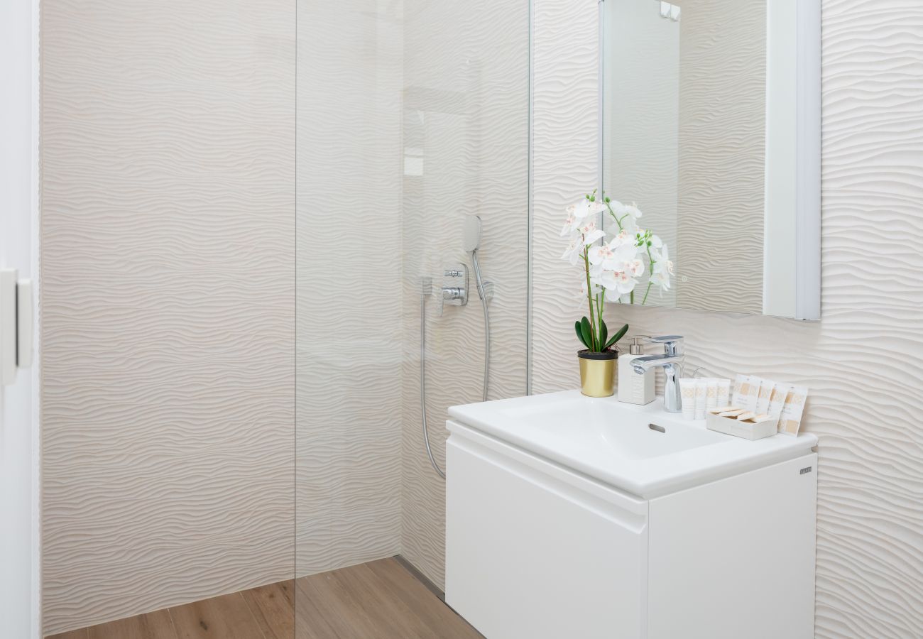 Apartment in Sukošan - Beachfront Luxe Designer Apartment